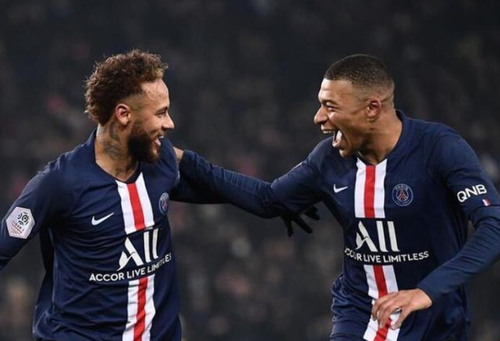 关于赛前西汉姆篮板制胜——欧超杯节点到来;球迷炸锅;高层口径保持一致的信息 关于赛前西汉姆篮板制胜——欧超杯节点到来;球迷炸锅;高层口径保持一致的信息