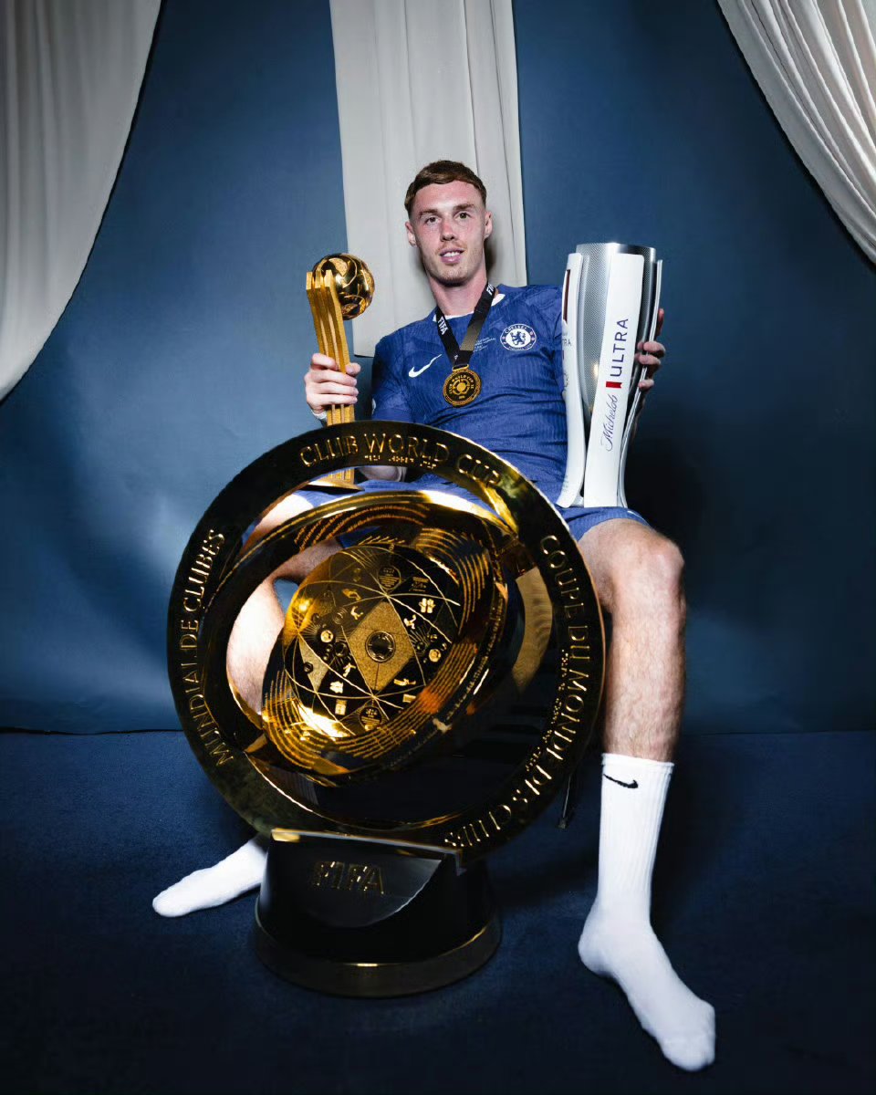 包含赛前体能课后，本菲卡手感冰凉备战葡超，管理层满意，年轻球员得到机会的词条