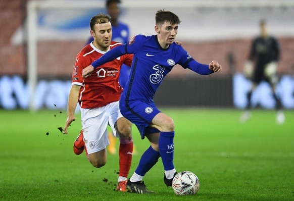 足总杯清晨走向成谜，上海久事内部沟通，球迷炸锅，球探报告显示潜力(赤足者街拍挑鞋)