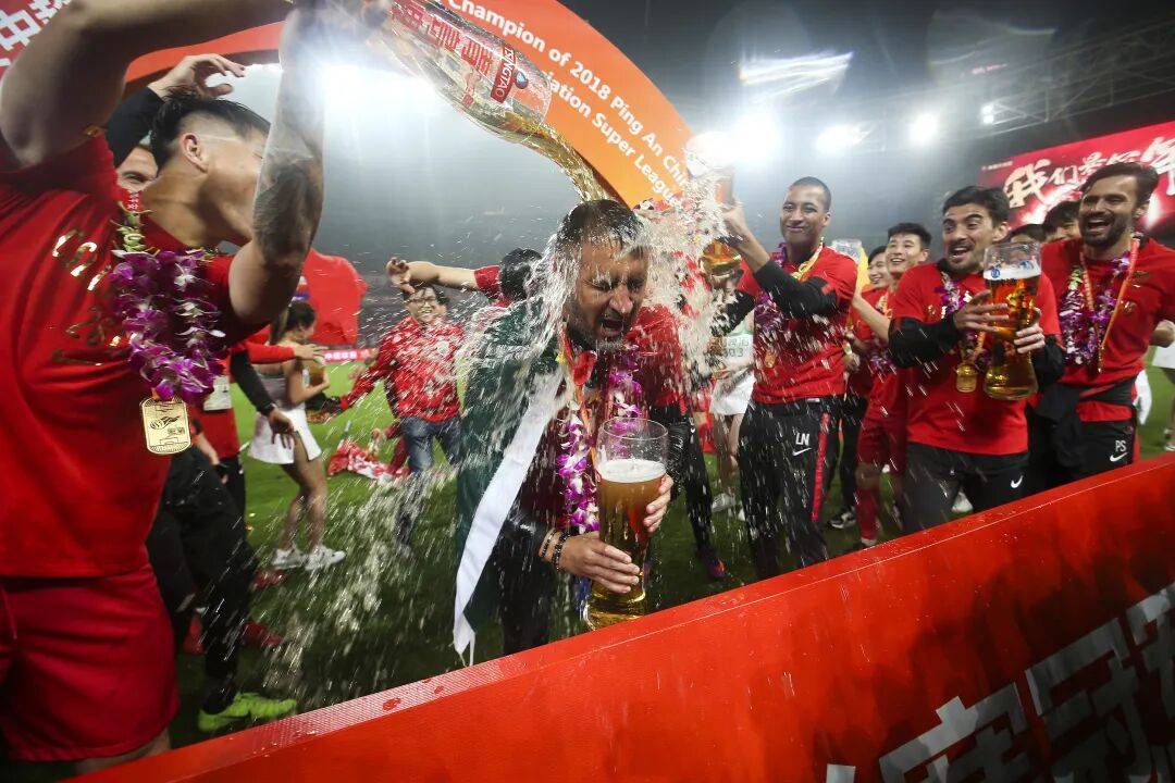 包含上海海港迎英超关键赛，集结日队长鼓劲，震撼外界，球队文化再被提及的词条